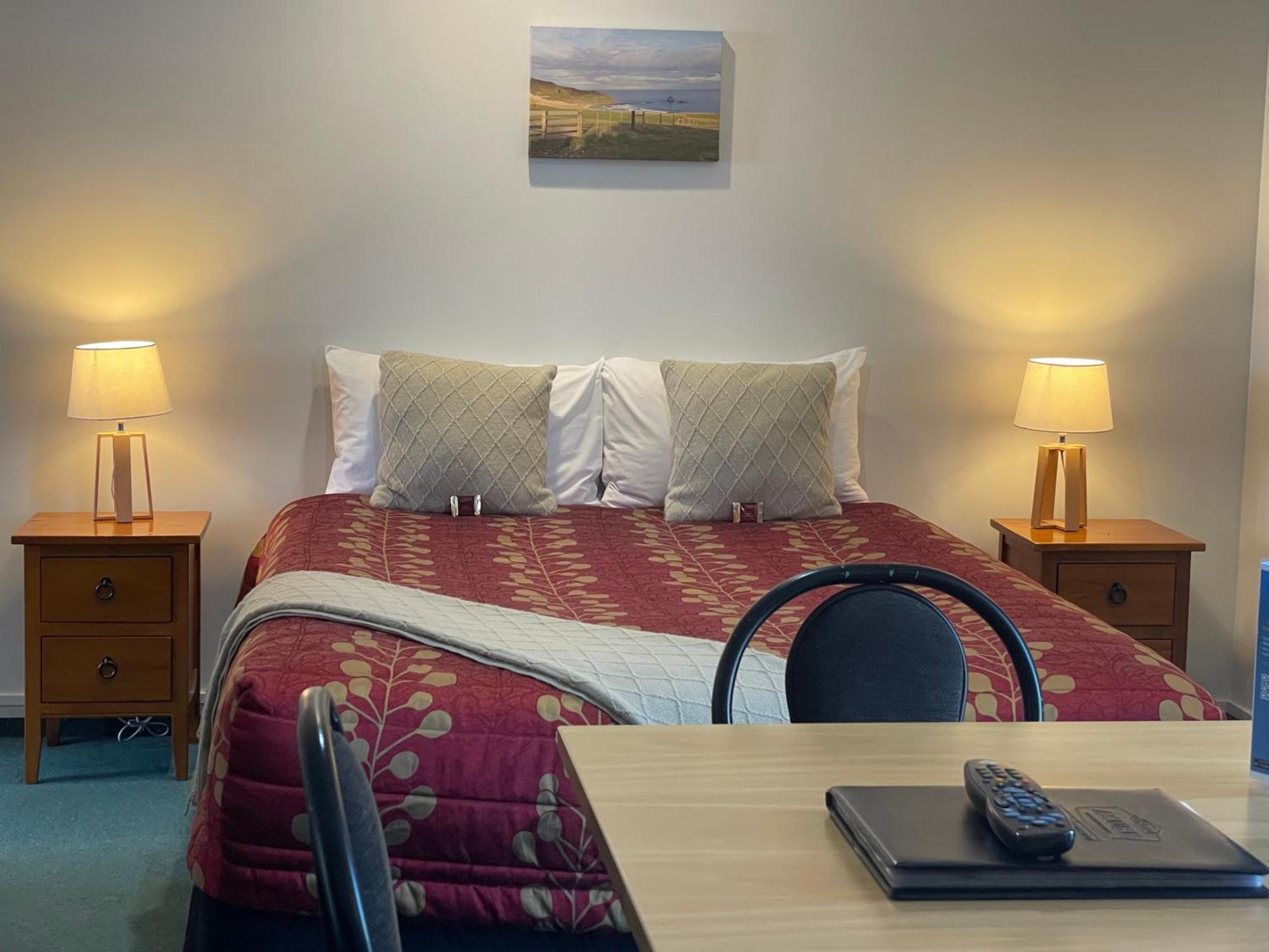 Asure Ambassador Motor Lodge Оамару Екстериор снимка