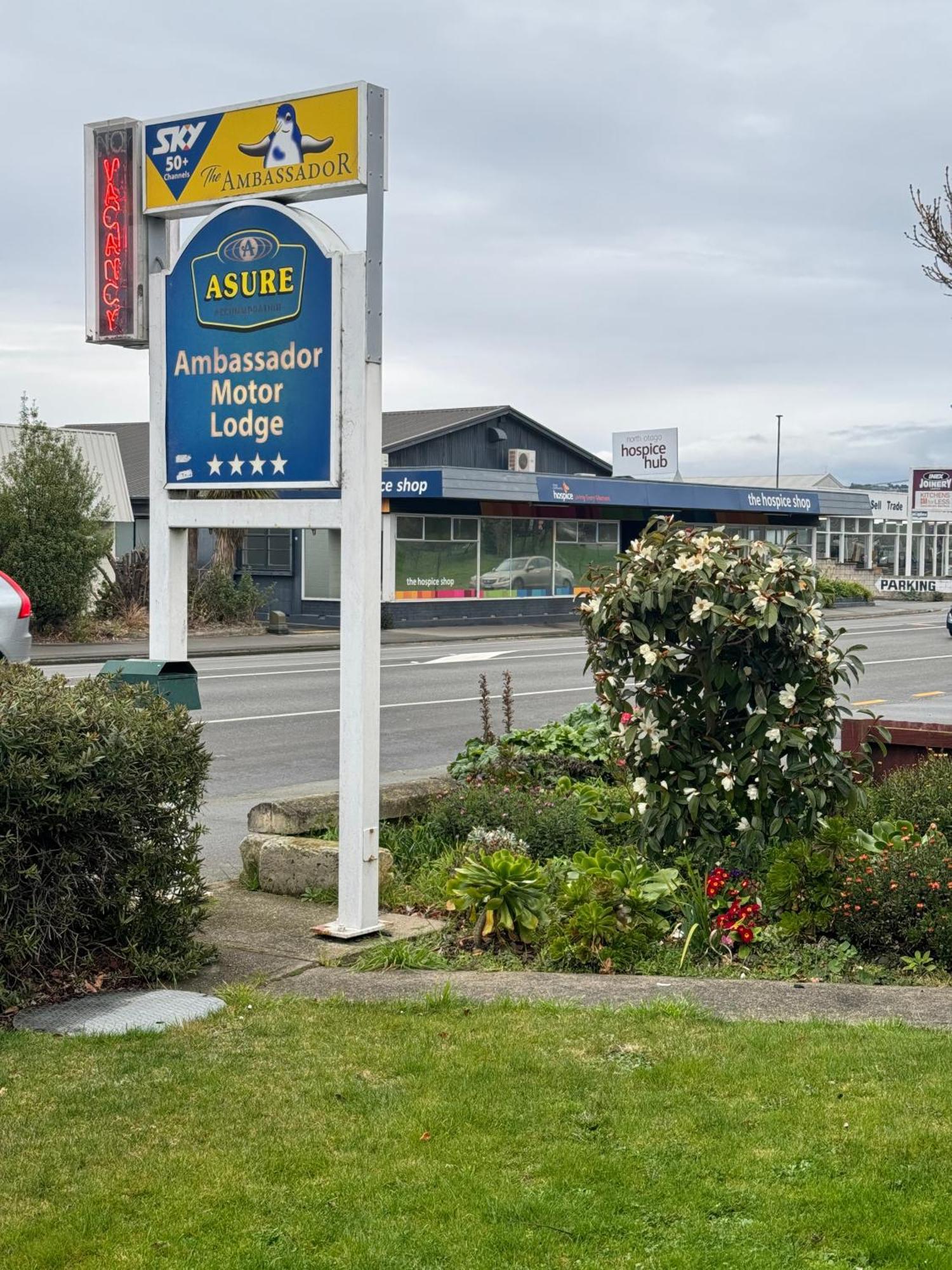 Asure Ambassador Motor Lodge Оамару Екстериор снимка